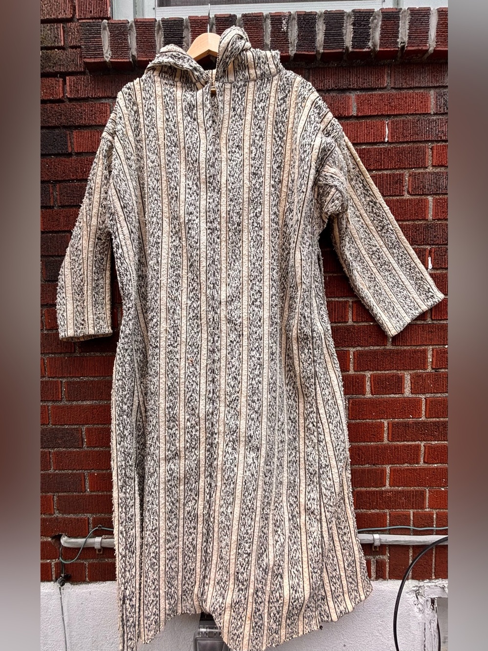 Authentic Moroccan robe kaftan Djellaba in Neutral Beige and Black